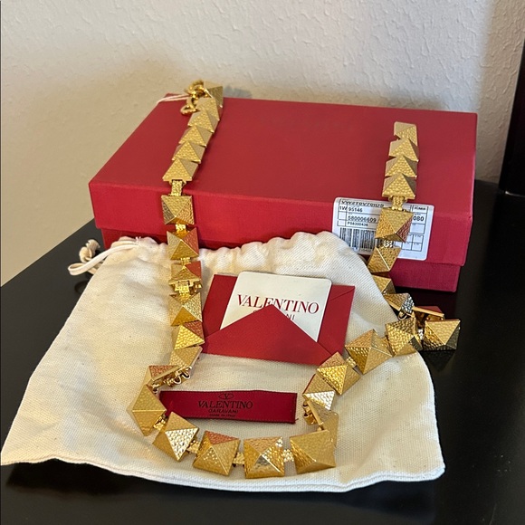 New authentic Valentino Garavani belt